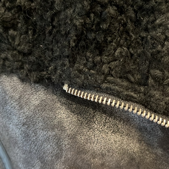 Faux black/silver leather vest with Sherpa style lining - Picture 3 of 5